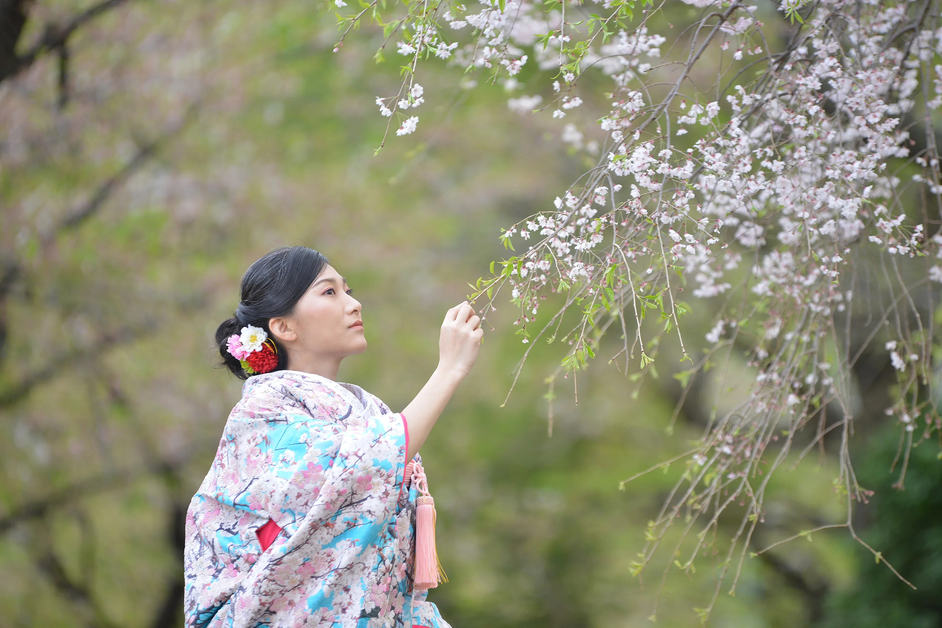 Carefully curated by a kimono house with over 70 years of history, each piece reflects true authenticity.